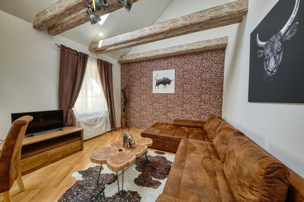 Aapartamentoos Apartmanhotel 4*