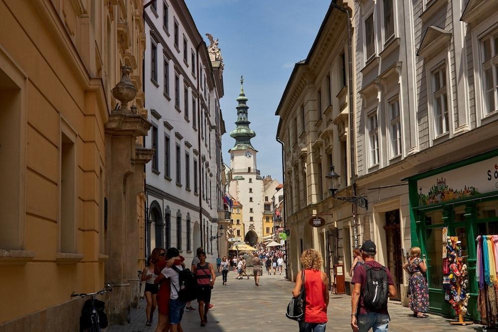 Aparthotel Aapartamentoos Bratislava